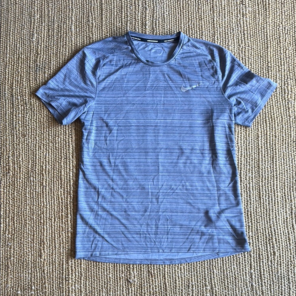 Nike Men's Heathered Gray Tee